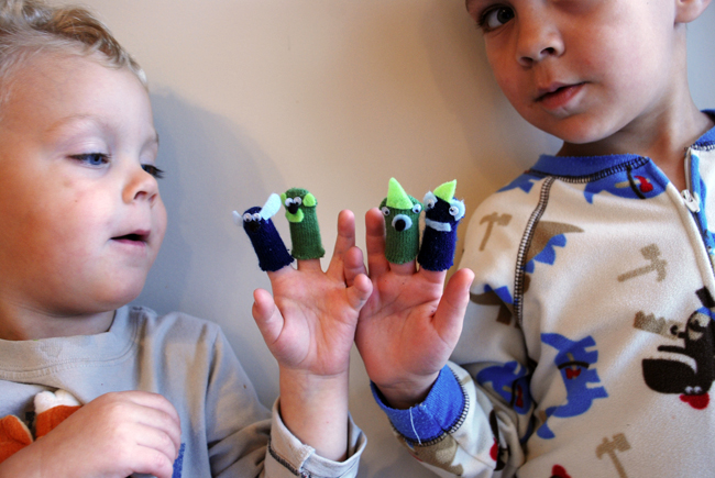 Handmade Holidays | Finger Puppet Kit