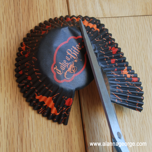 How To | Yarn Pom-pom Bat